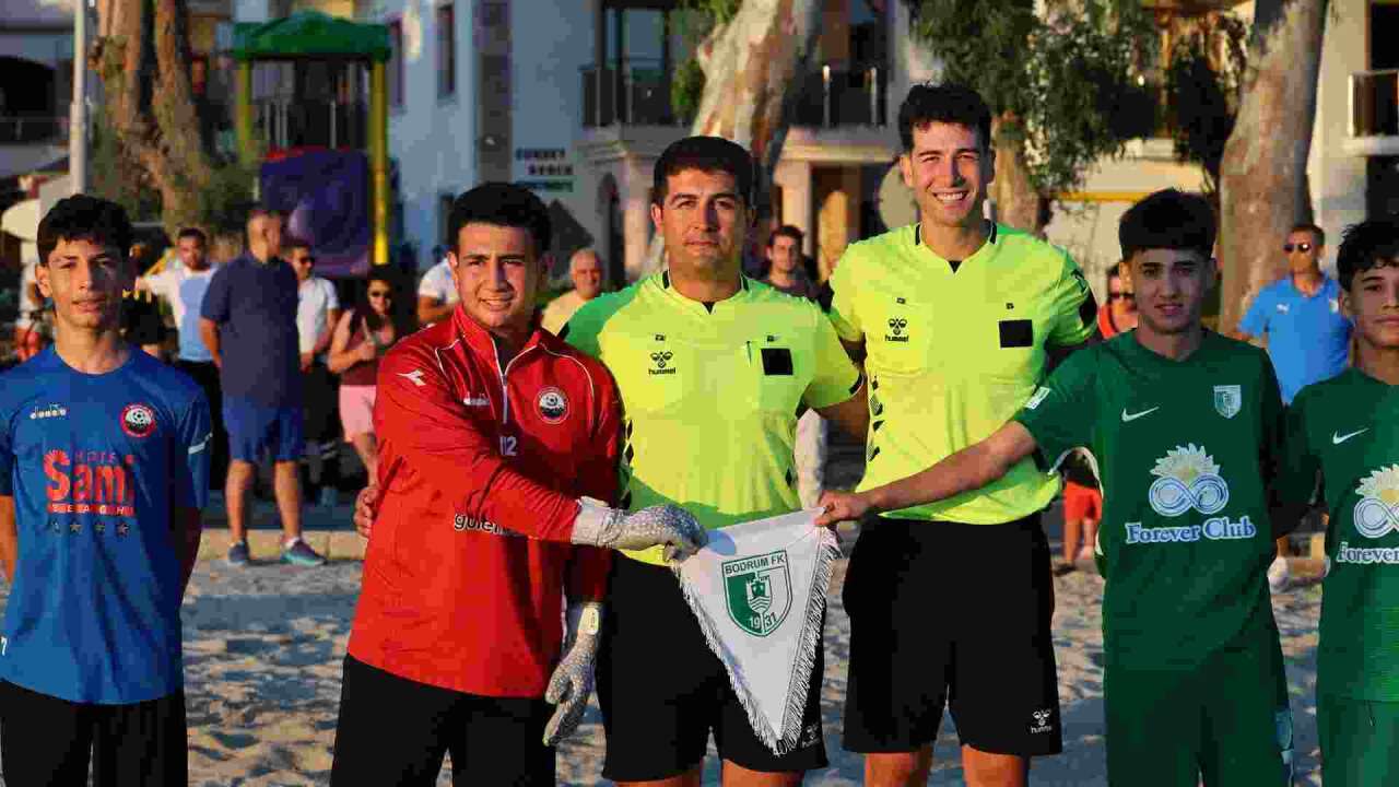 1.⁠ ⁠Günbatımı Çocuk Plaj Futbol Şenliği Başladı 3